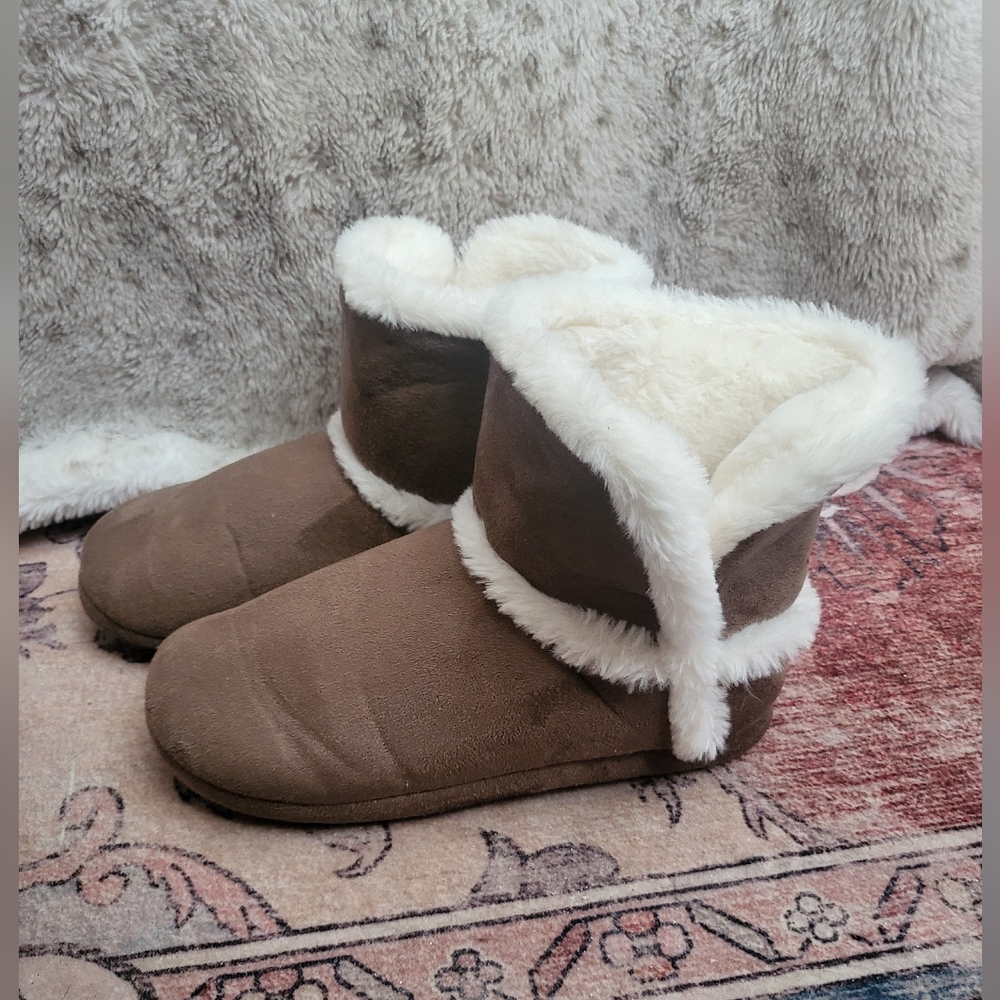 Brown Bear Paw Faux Fur Lined Ankle Slippers
